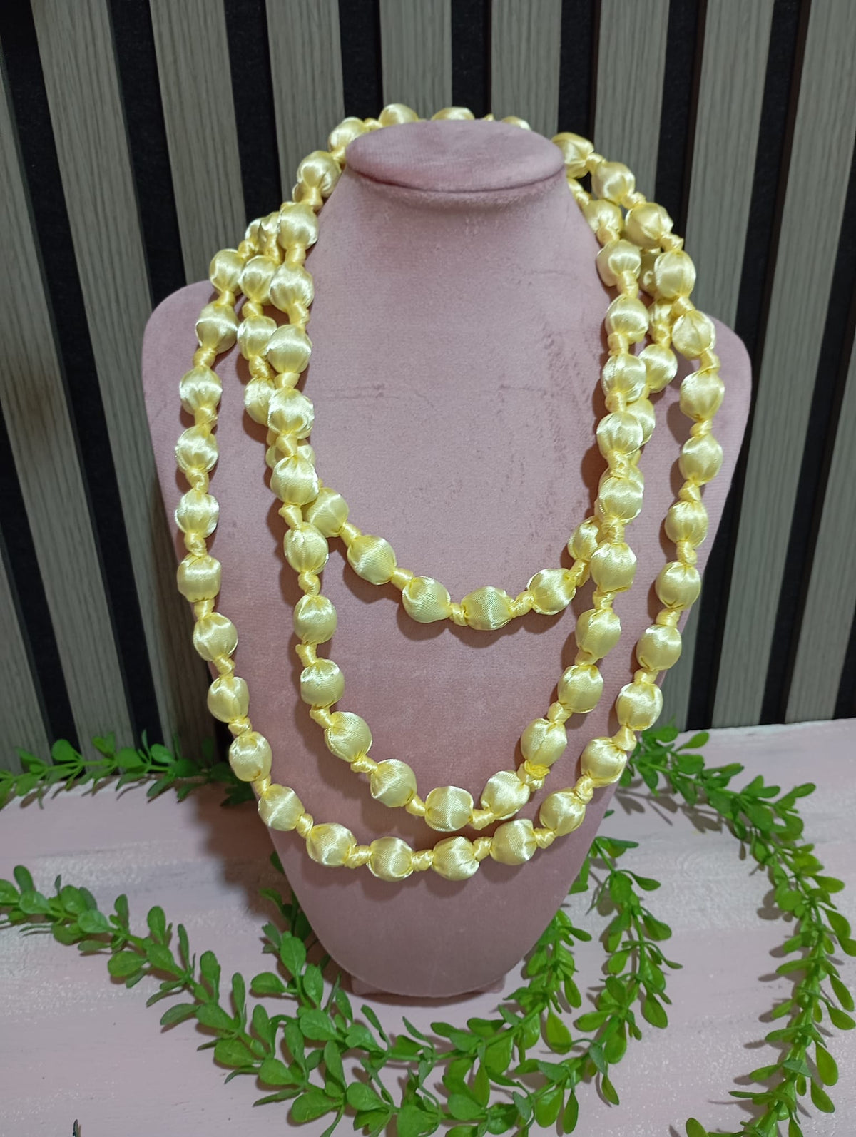 Collar Saray