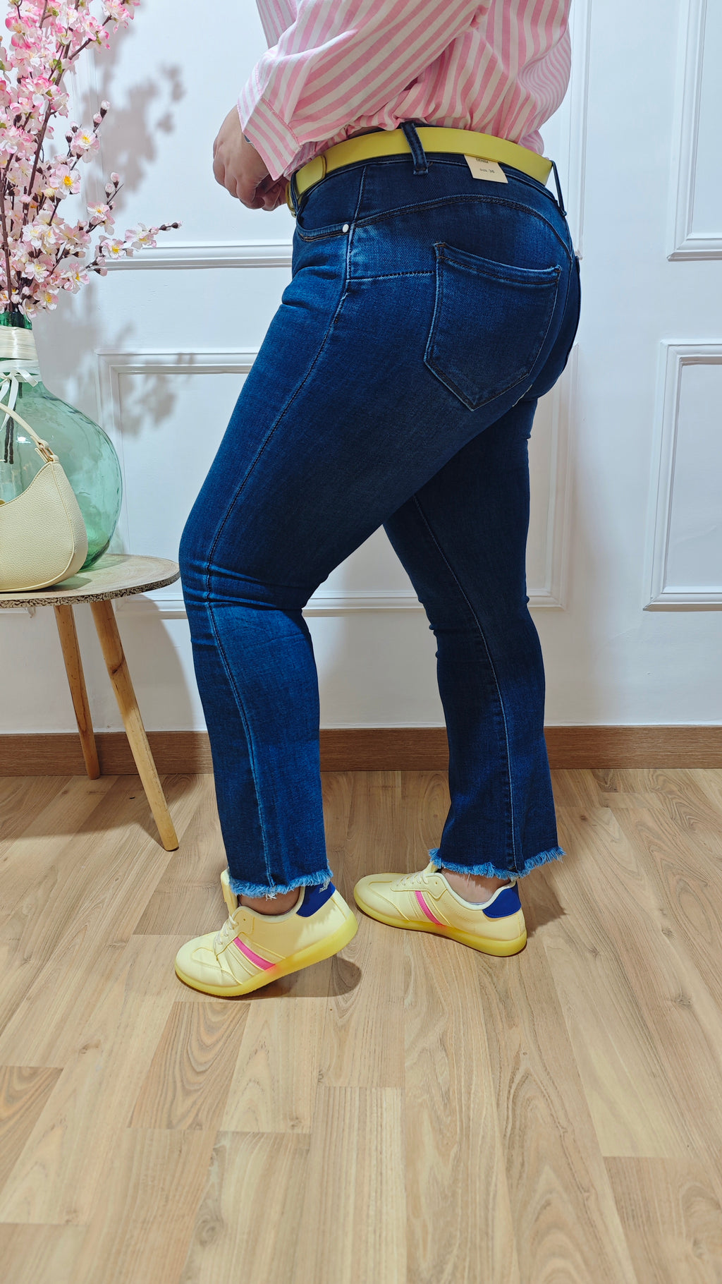 Jeans flared oscuro
