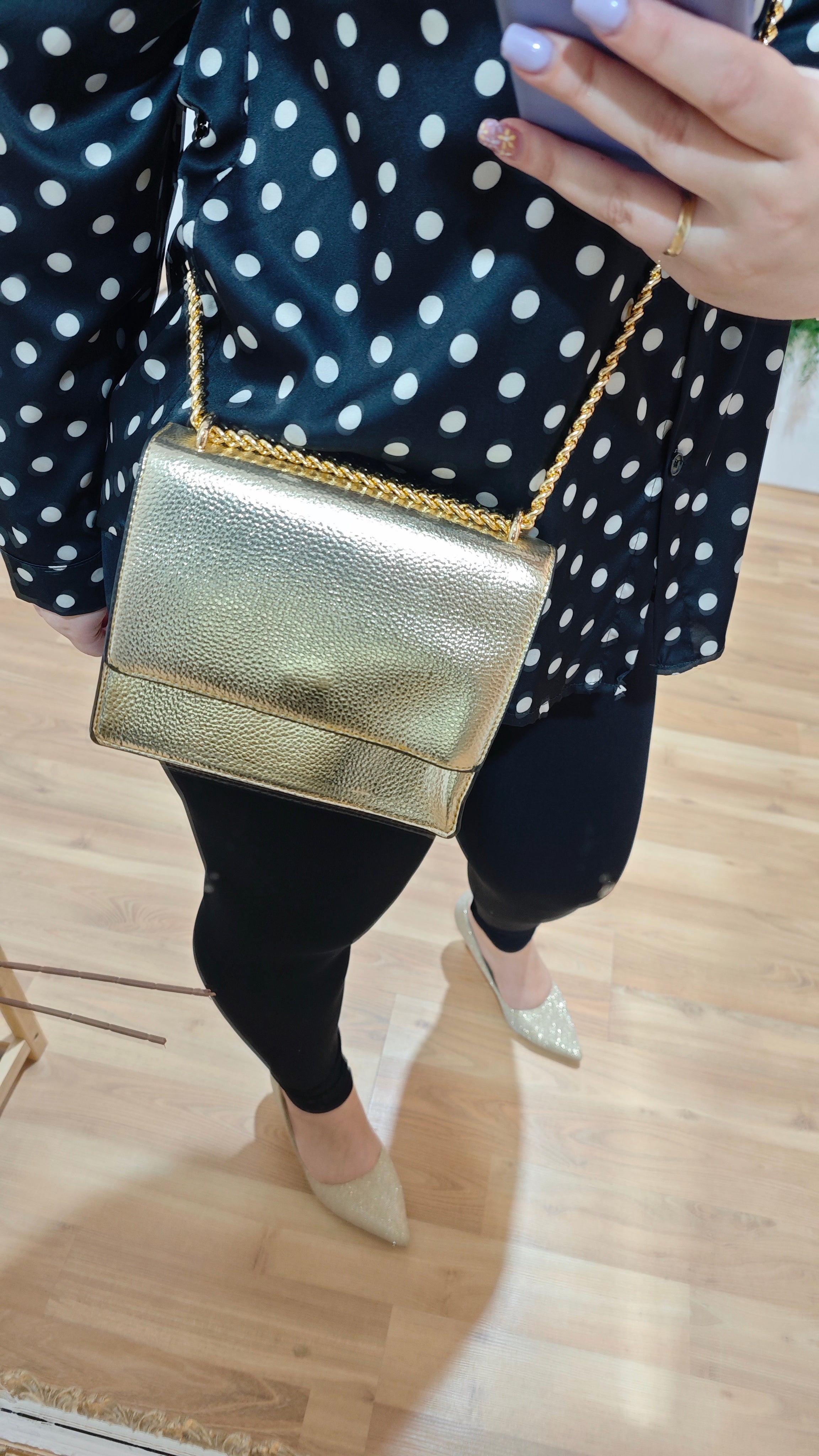 Bolso gold colgar