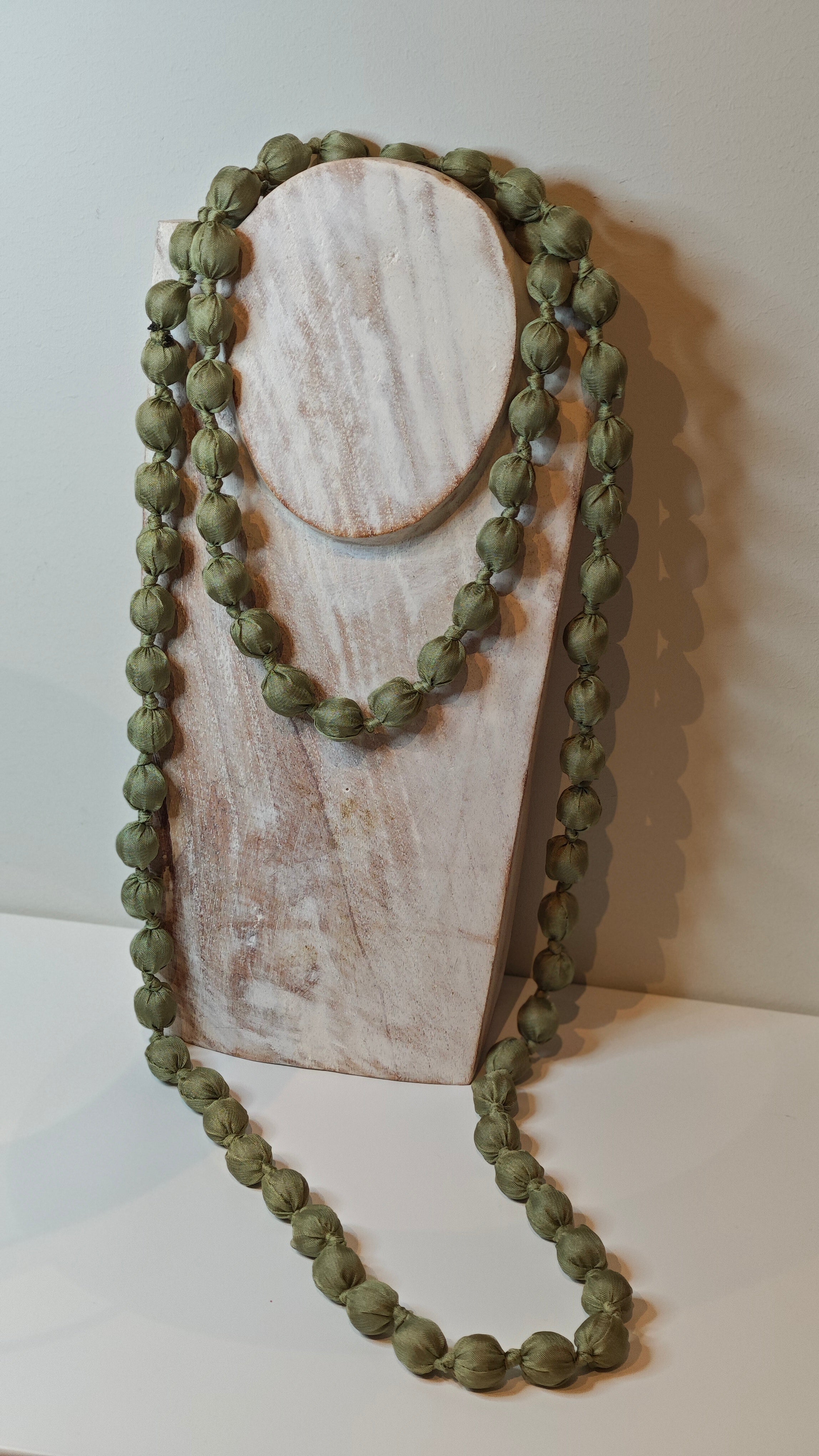Collar saray