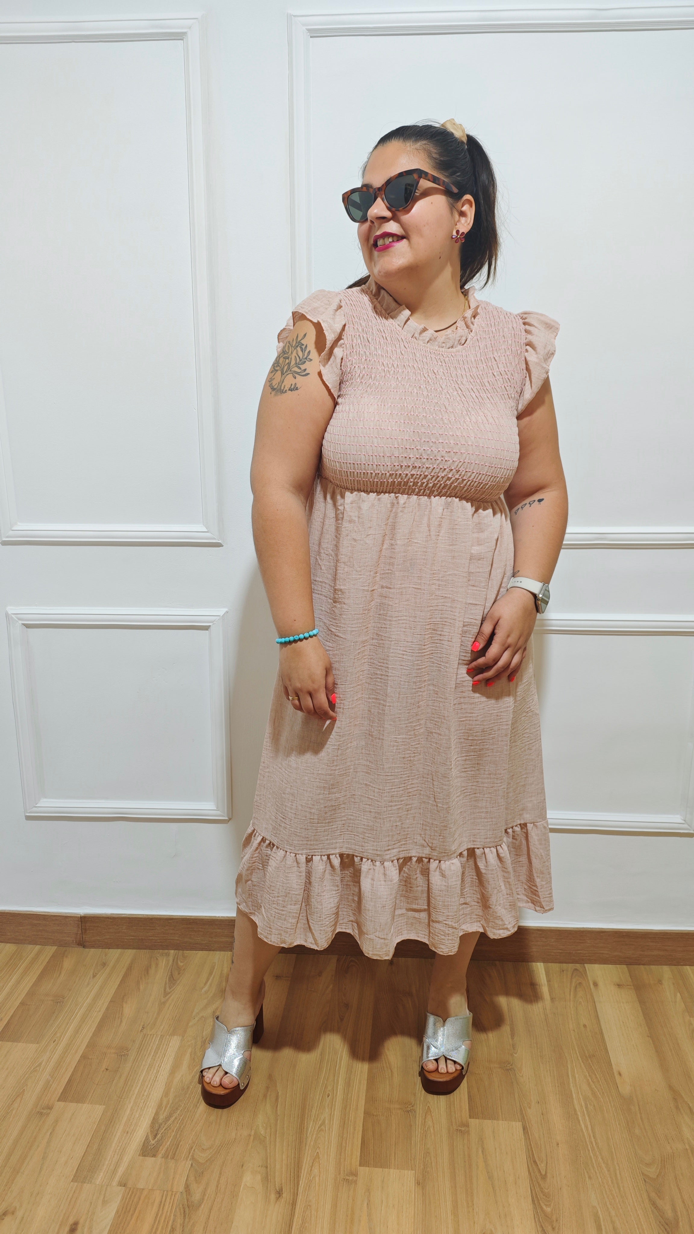 Vestido nido abeja maquillaje