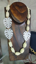 Collar hojas